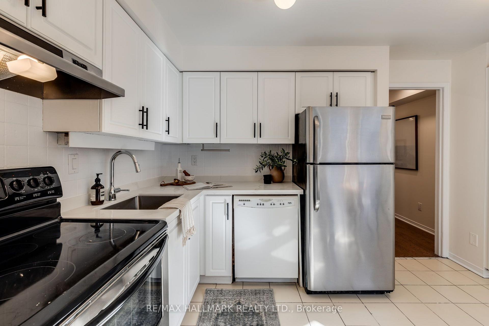 Photo 12 of 599 Roehampton Avenue, Toronto, Mount Pleasant East — HOMEH