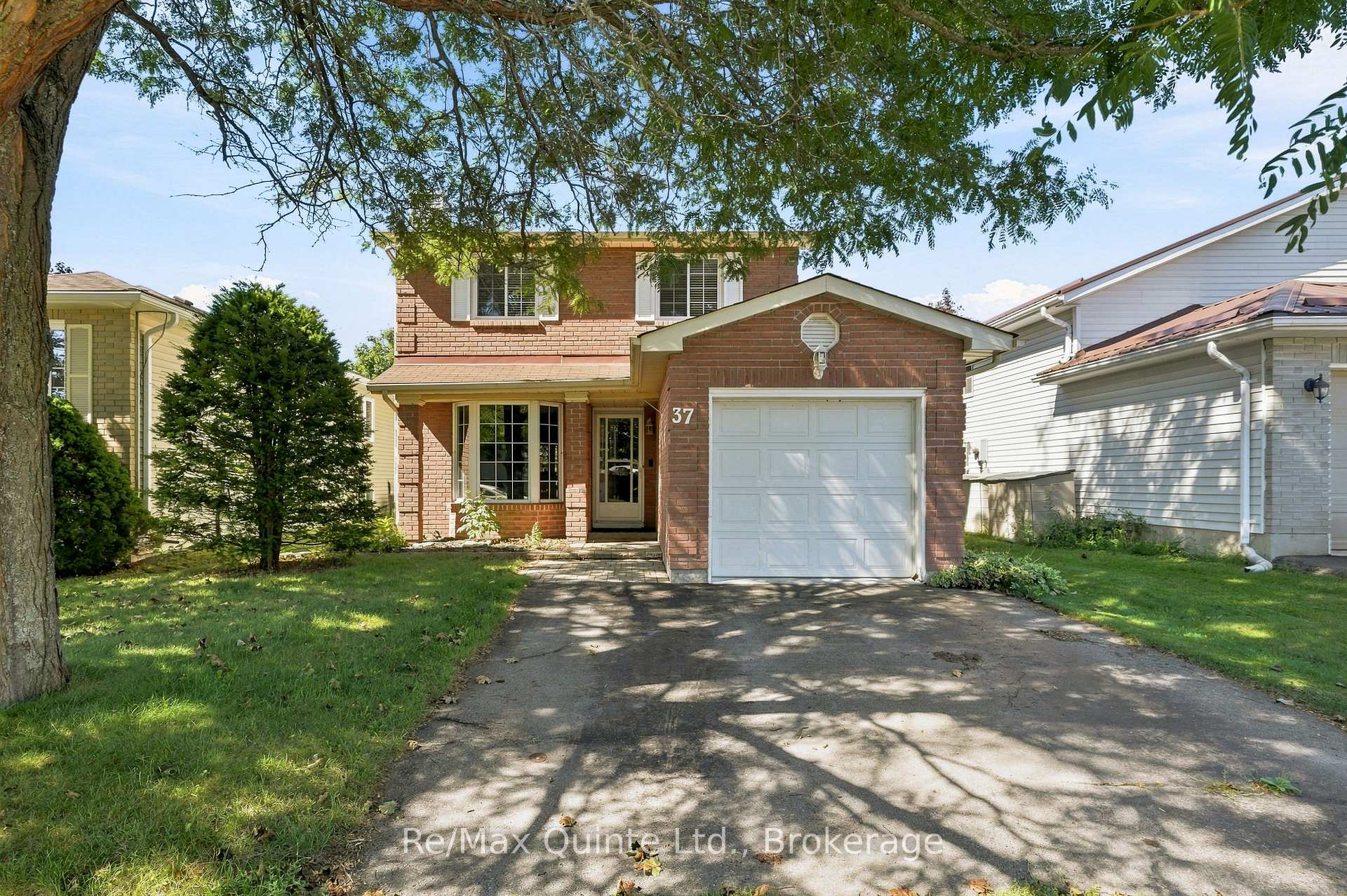 Photo 1 of 37 Bogart Crescent, Belleville, Belleville Ward — HOMEH
