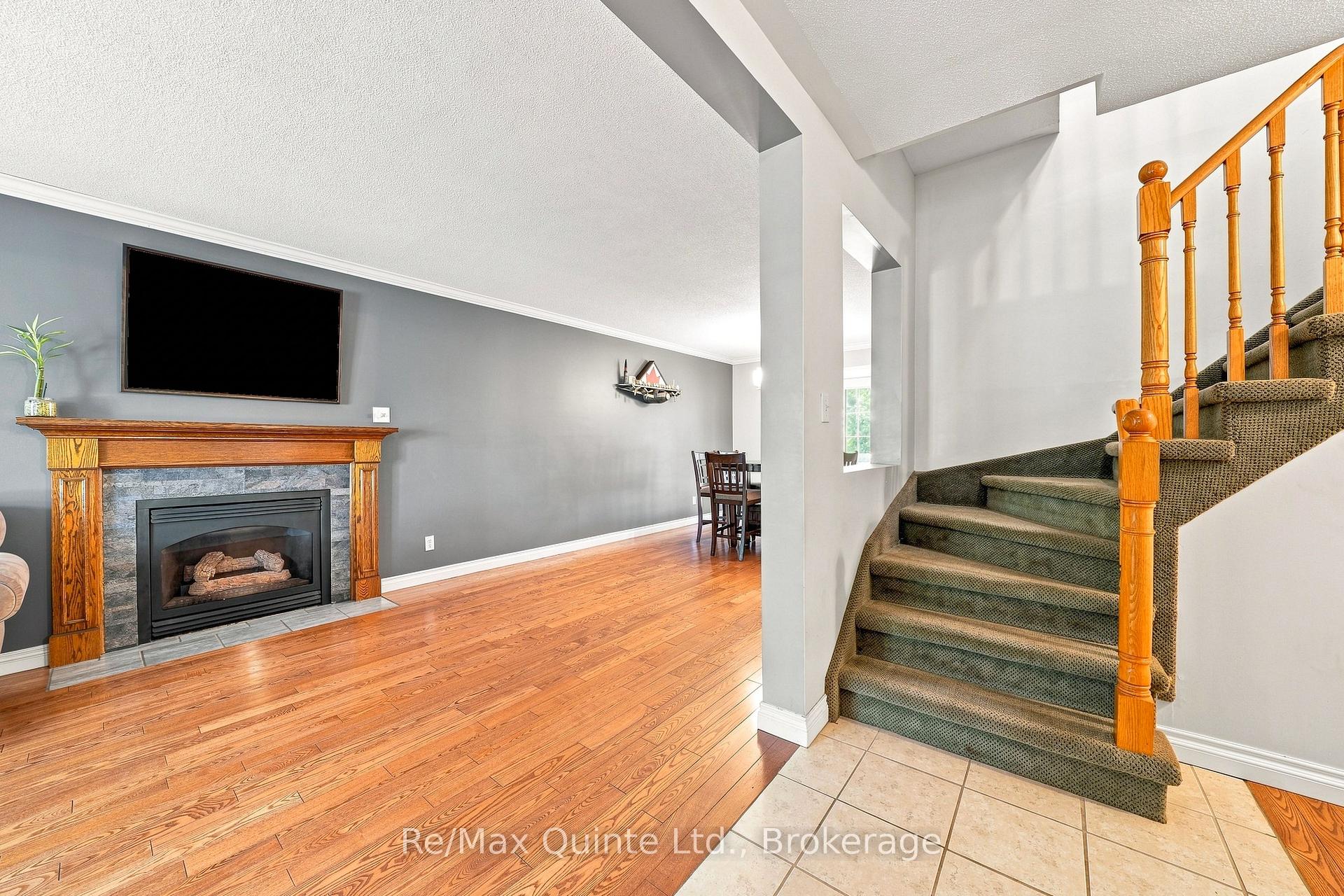 Photo 6 of 37 Bogart Crescent, Belleville, Belleville Ward — HOMEH
