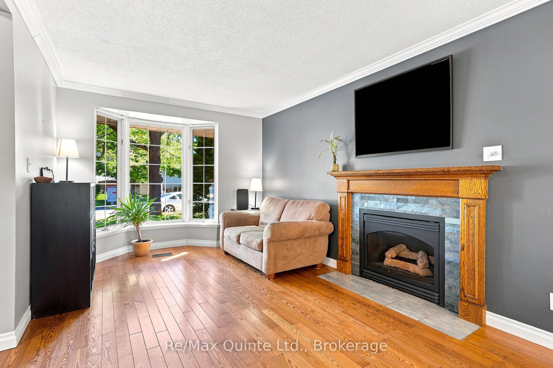 Photo 7 of 37 Bogart Crescent, Belleville, Belleville Ward — HOMEH