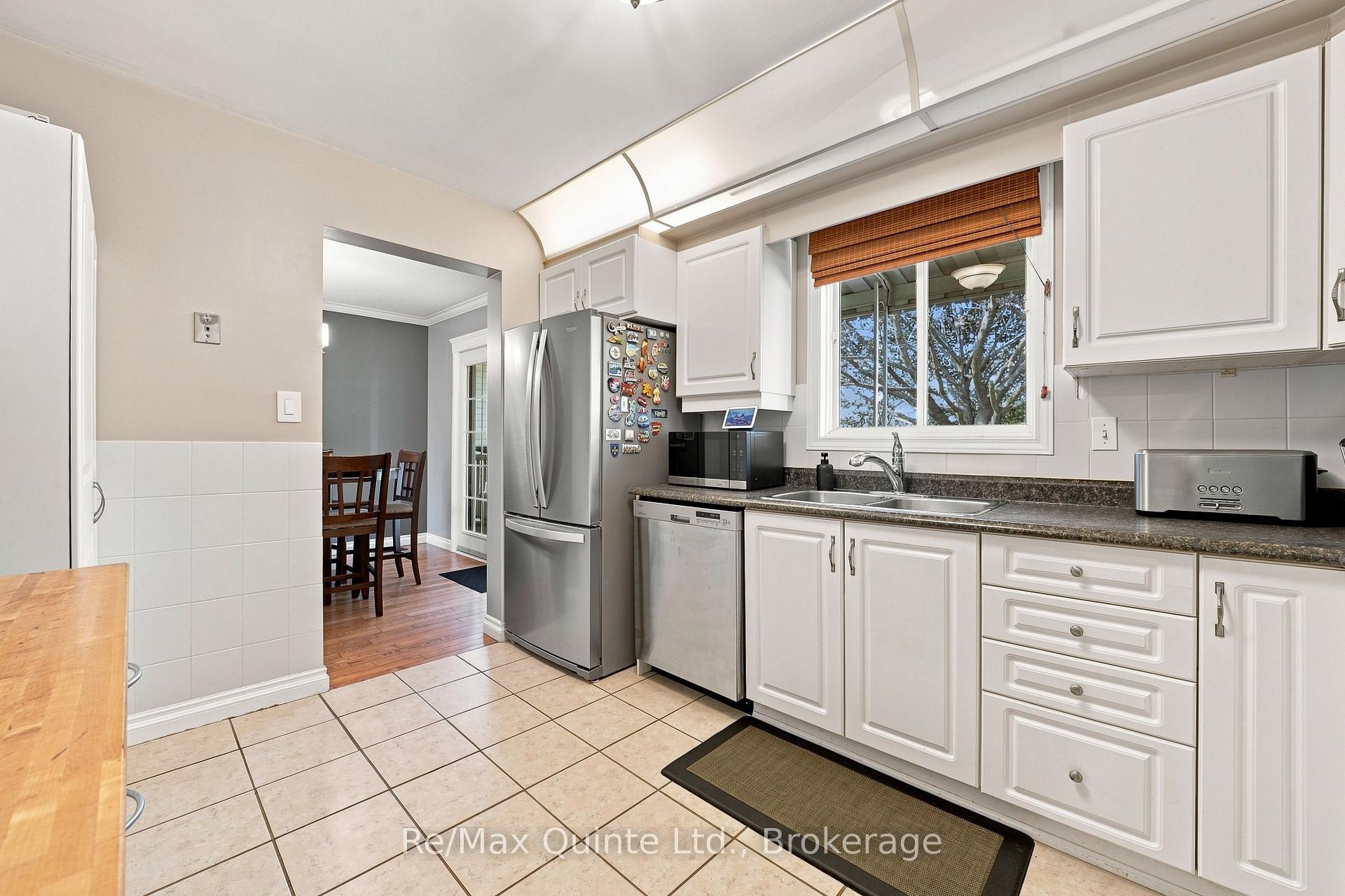 Photo 16 of 37 Bogart Crescent, Belleville, Belleville Ward — HOMEH