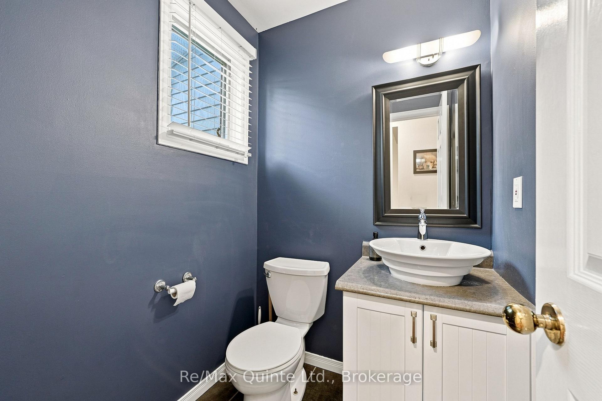 Photo 17 of 37 Bogart Crescent, Belleville, Belleville Ward — HOMEH