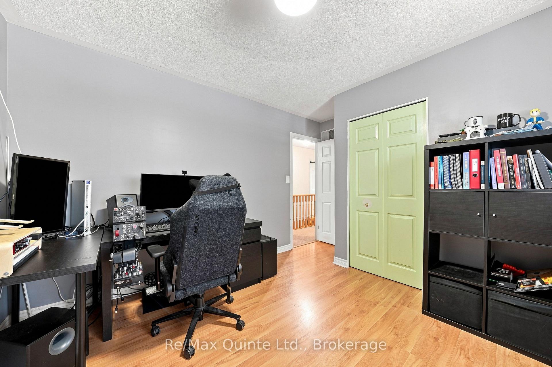 Photo 22 of 37 Bogart Crescent, Belleville, Belleville Ward — HOMEH