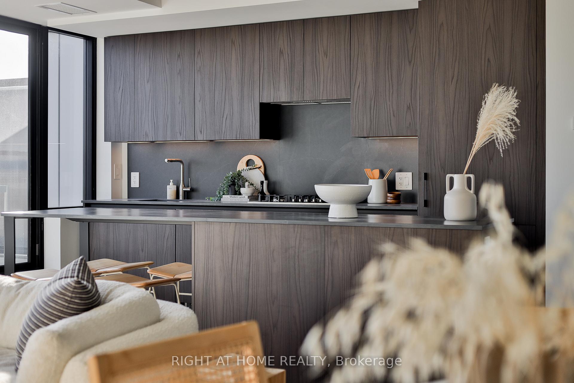 Photo 3 of Unit 607, 2720 Dundas Street W, Toronto, Junction Area — HOMEH