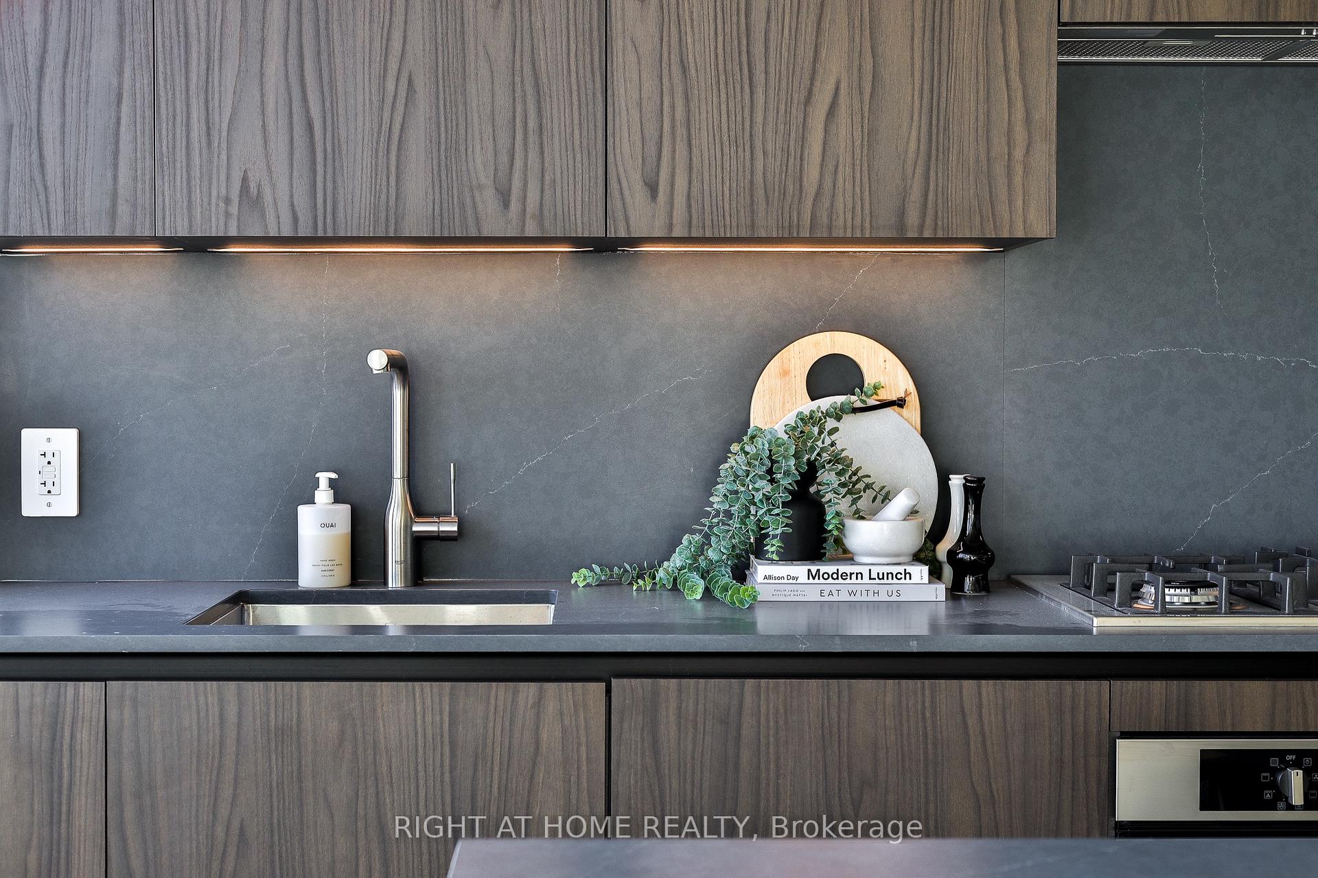 Photo 5 of Unit 607, 2720 Dundas Street W, Toronto, Junction Area — HOMEH