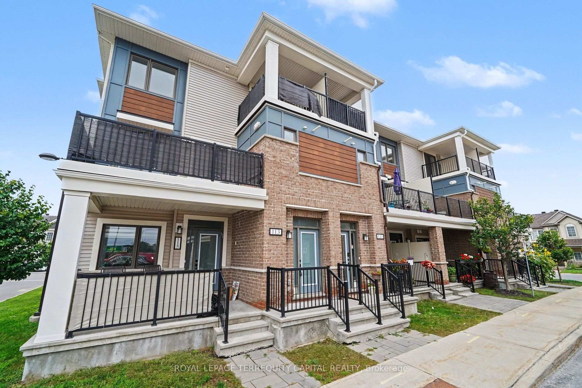 Photo 2 of 113 Walleye Private, Ottawa, Barrhaven - Half Moon Bay — HOMEH