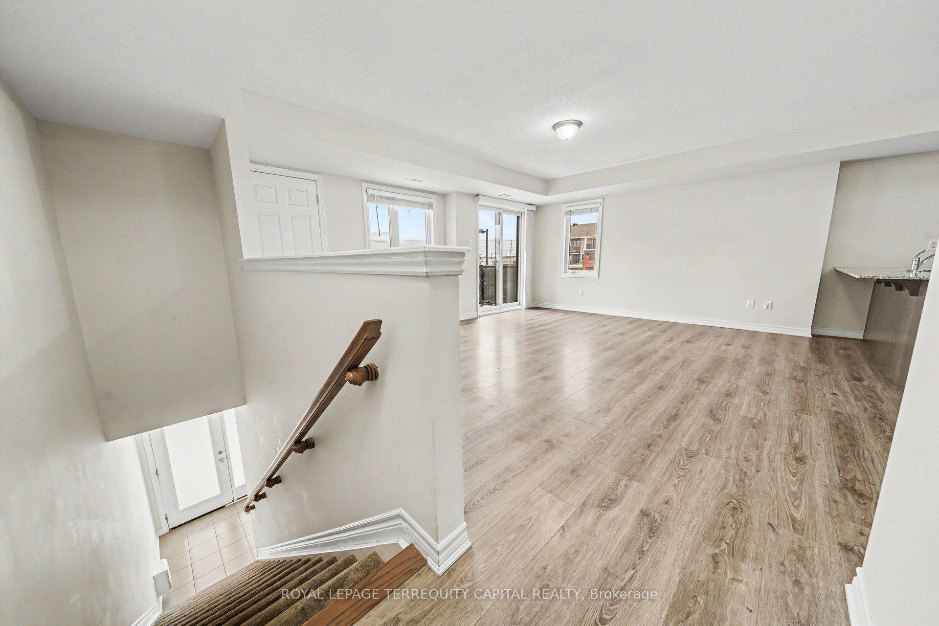 Photo 3 of 113 Walleye Private, Ottawa, Barrhaven - Half Moon Bay — HOMEH