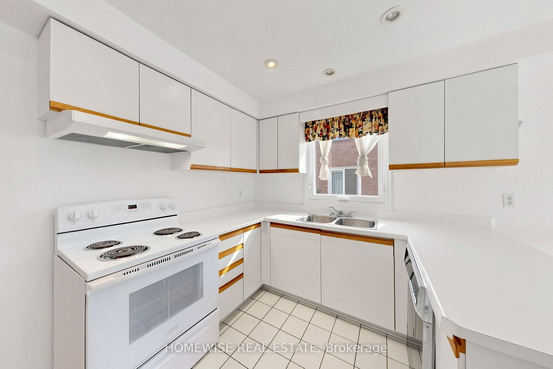 Photo 13 of Unit Main, 11 Briarcliffe Crescent, Vaughan, Brownridge — HOMEH