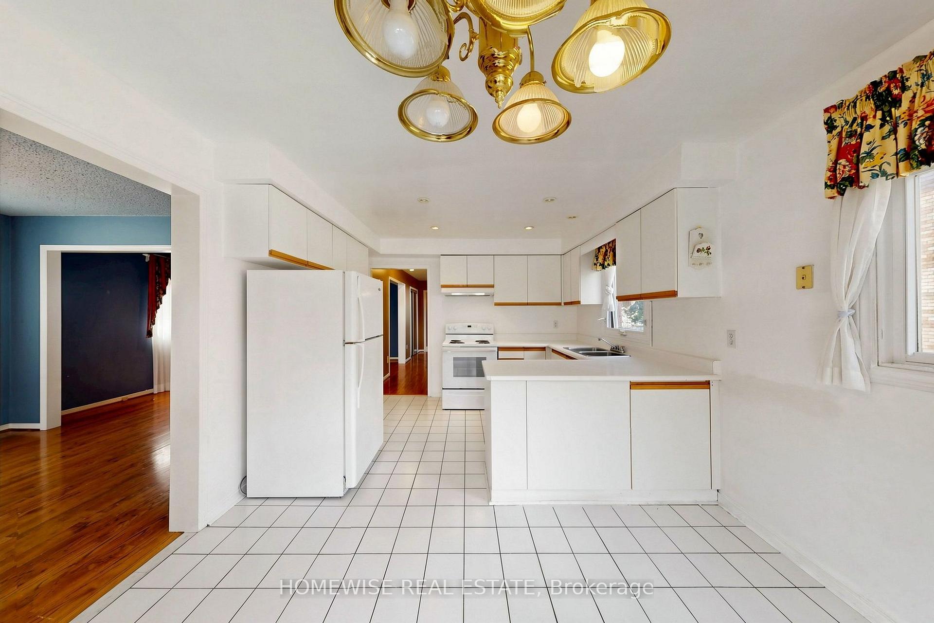 Photo 15 of Unit Main, 11 Briarcliffe Crescent, Vaughan, Brownridge — HOMEH