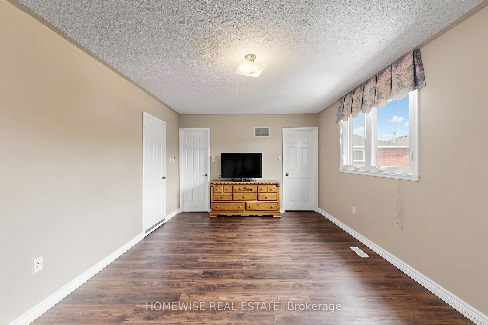 Photo 23 of Unit Main, 11 Briarcliffe Crescent, Vaughan, Brownridge — HOMEH