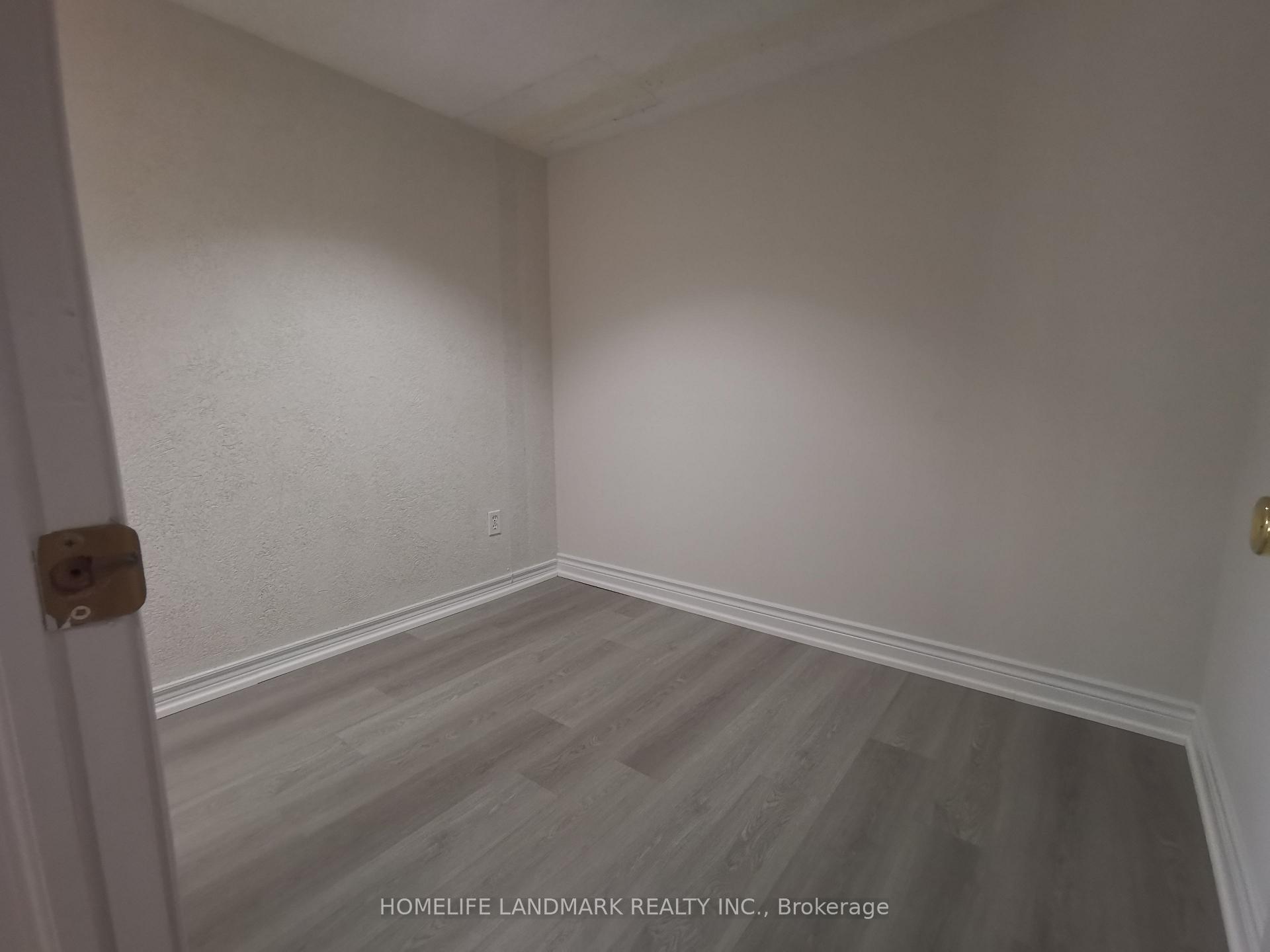 Photo 11 of Unit Basement, 288 Maple Leaf Drive, North York, Rustic — HOMEH