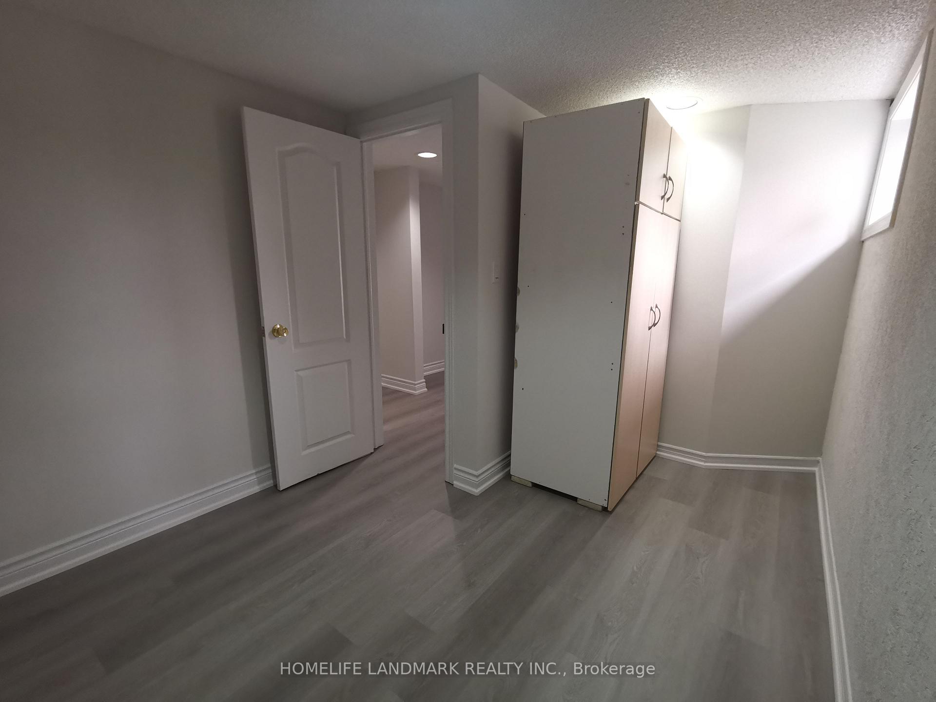 Photo 12 of Unit Basement, 288 Maple Leaf Drive, North York, Rustic — HOMEH