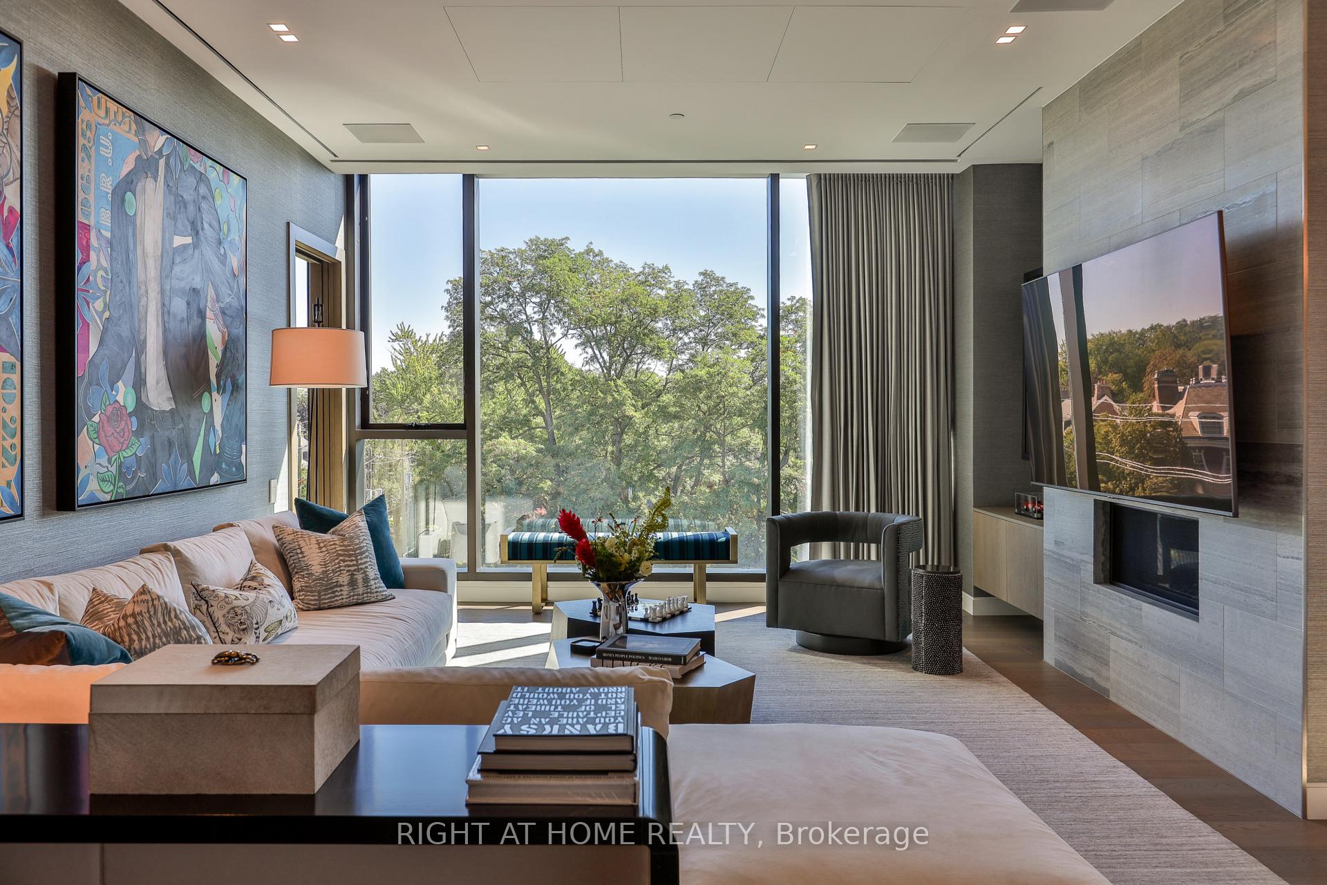 Photo 2 of Unit 501, 1 Roxborough Street E, Toronto, Rosedale-Moore Park — HOMEH