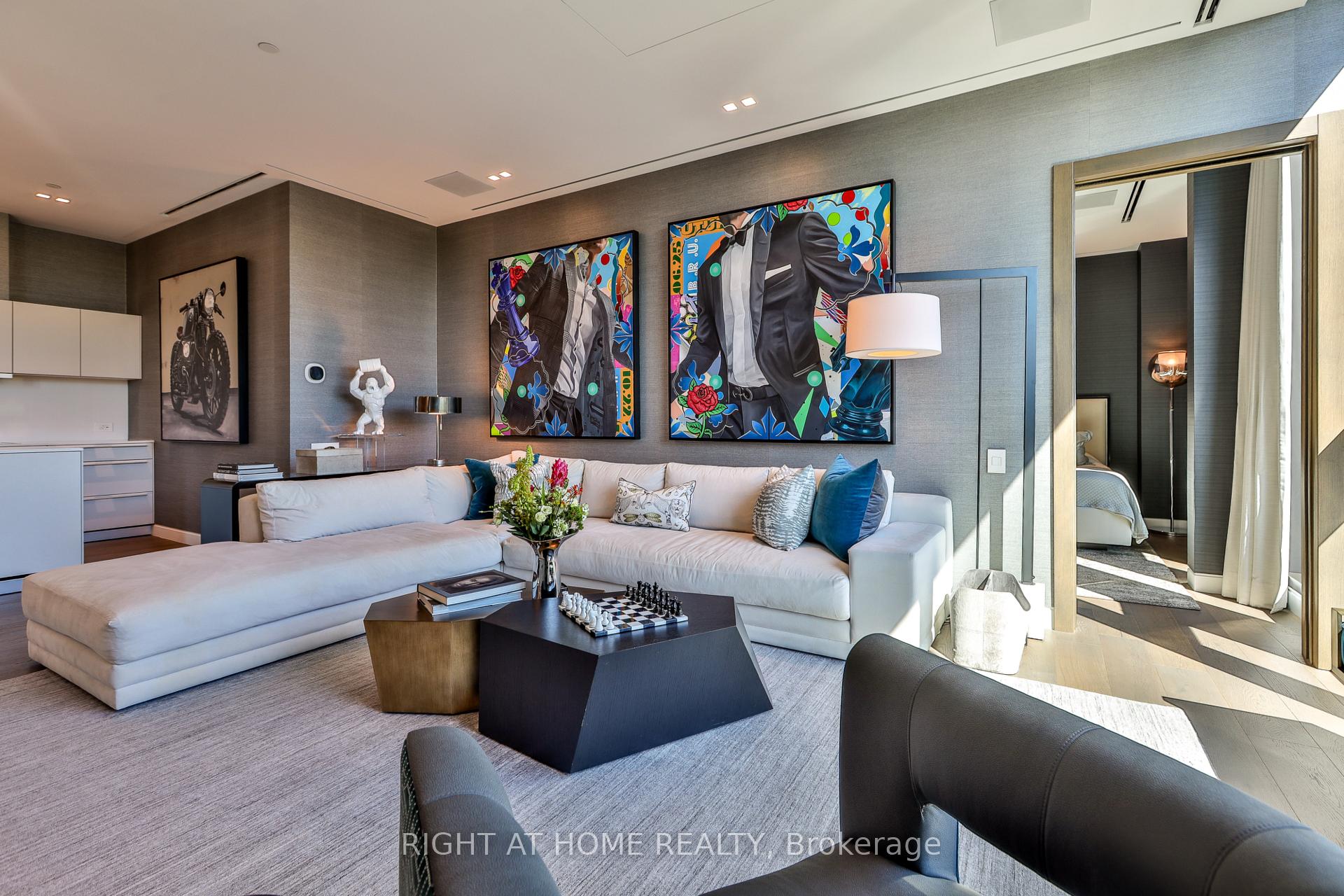 Photo 4 of Unit 501, 1 Roxborough Street E, Toronto, Rosedale-Moore Park — HOMEH