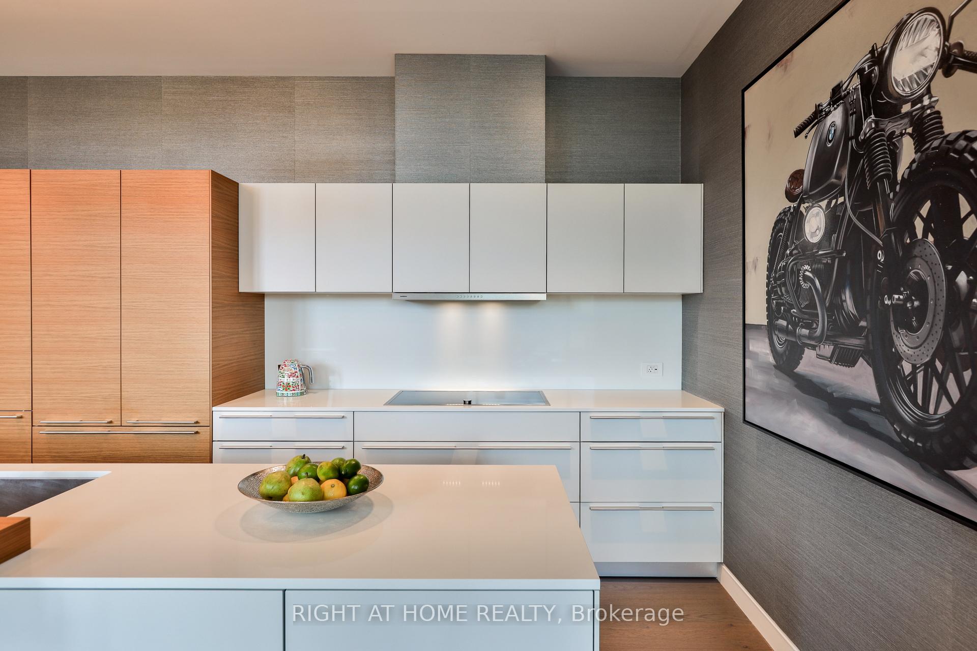 Photo 9 of Unit 501, 1 Roxborough Street E, Toronto, Rosedale-Moore Park — HOMEH