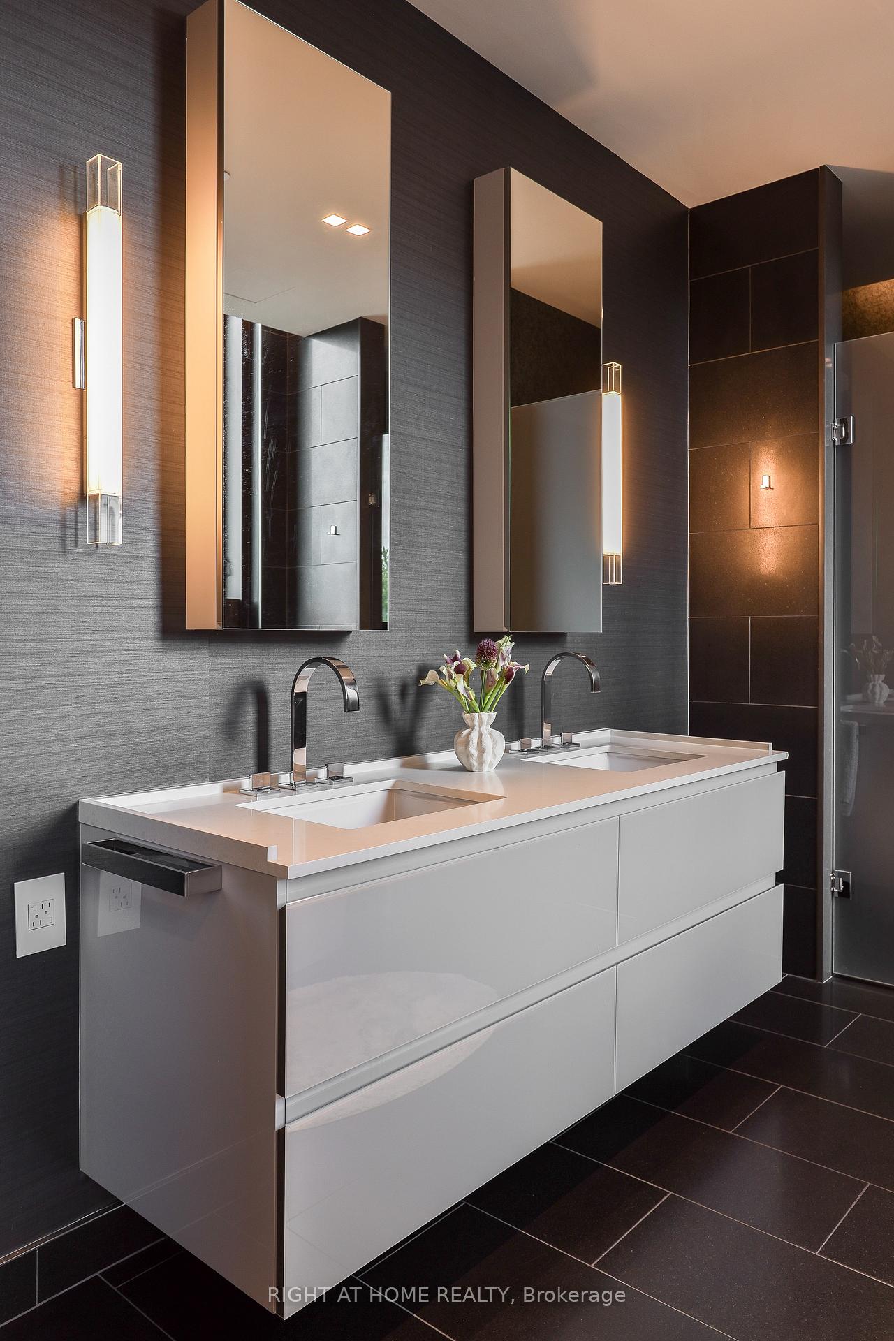 Photo 14 of Unit 501, 1 Roxborough Street E, Toronto, Rosedale-Moore Park — HOMEH