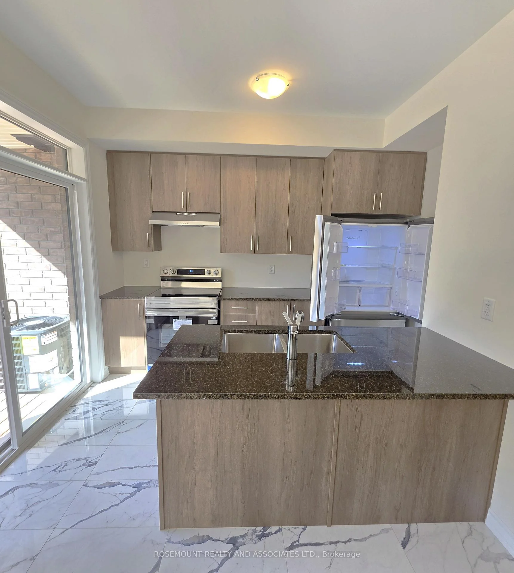 Photo 19 of 12 Radiance Way, Whitby, Rural Whitby — HOMEH