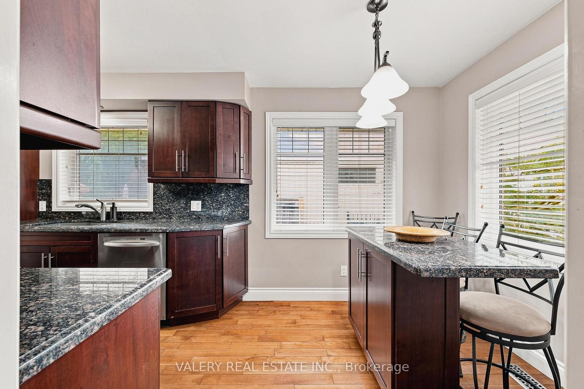 Photo 4 of 456 Lorindale Street, Waterloo, Lexington — HOMEH