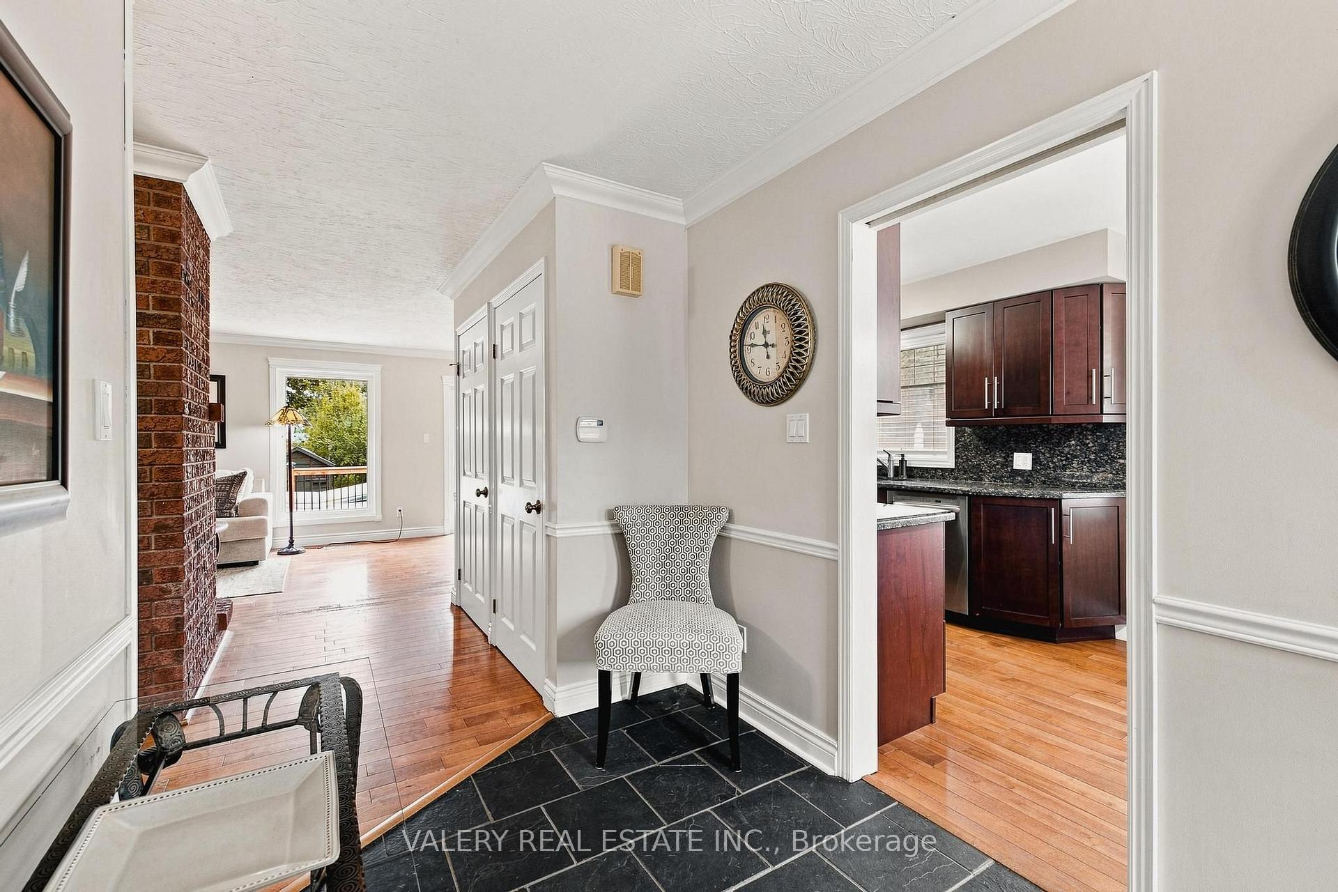 Photo 3 of 456 Lorindale Street, Waterloo, Lexington — HOMEH