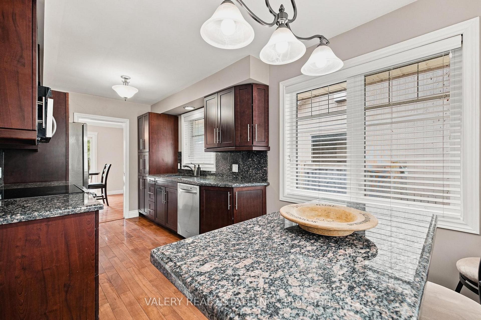 Photo 7 of 456 Lorindale Street, Waterloo, Lexington — HOMEH
