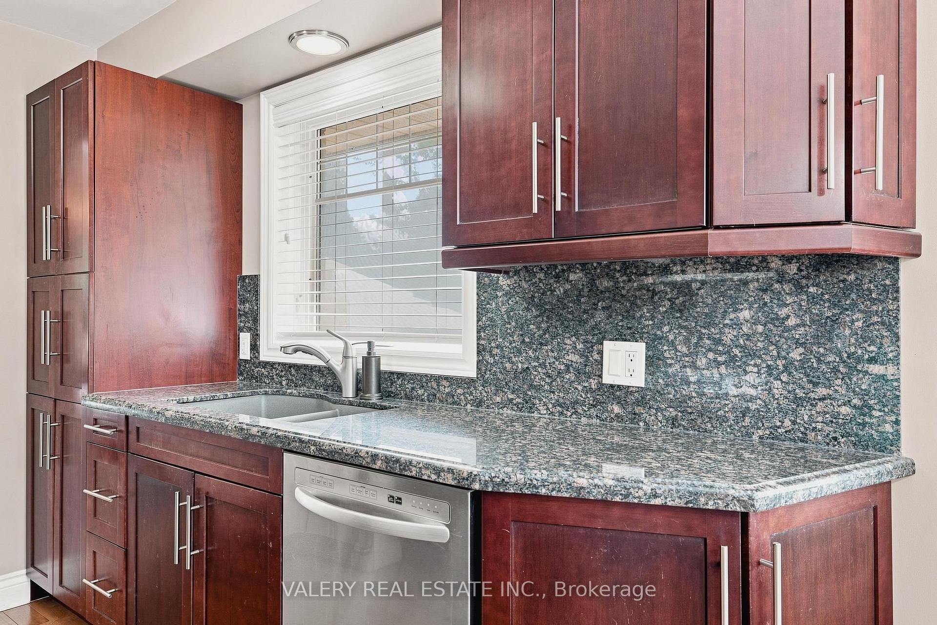 Photo 9 of 456 Lorindale Street, Waterloo, Lexington — HOMEH
