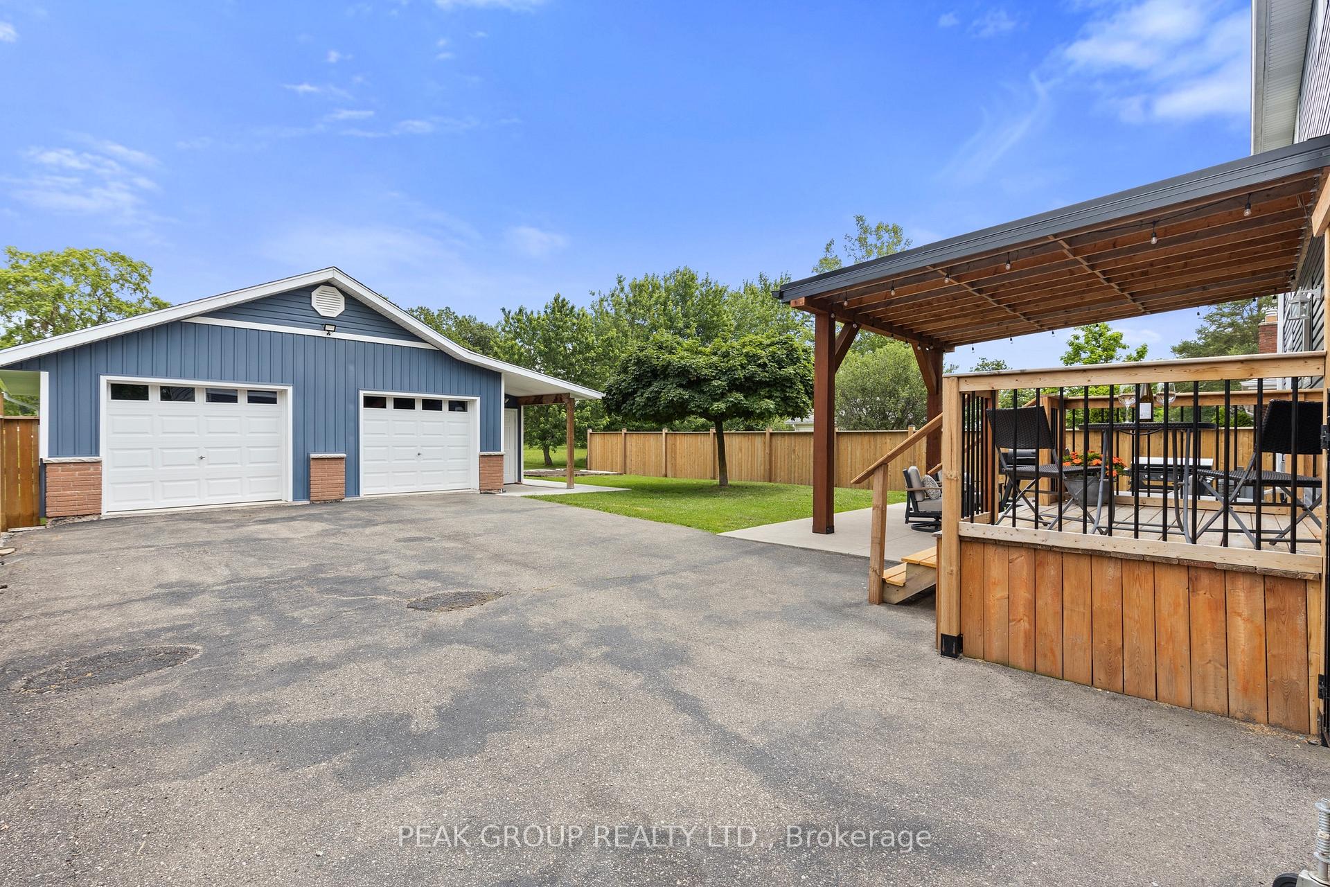 Photo 2 of 19 Bosnich Avenue, Welland, Broadway — HOMEH