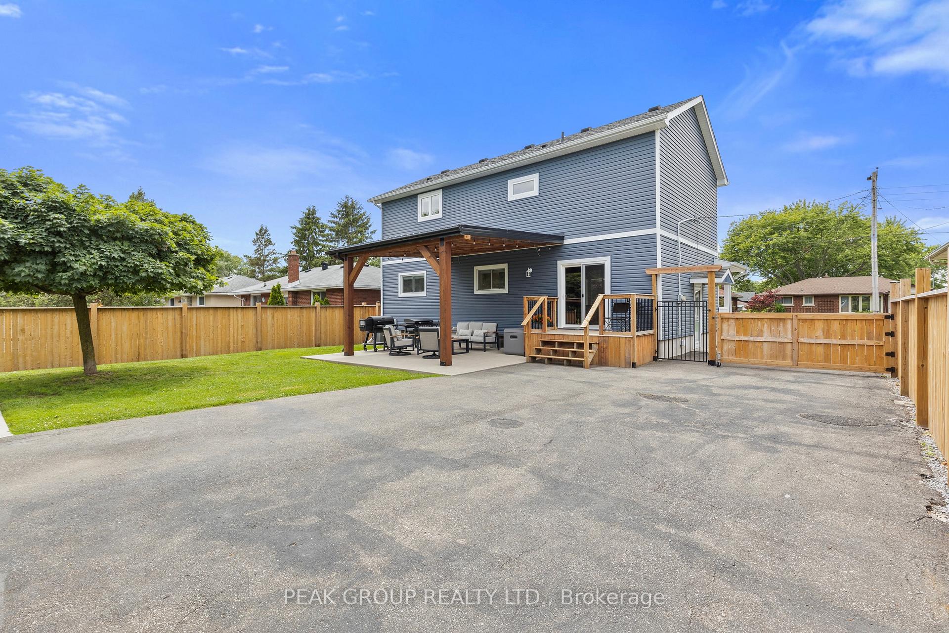 Photo 5 of 19 Bosnich Avenue, Welland, Broadway — HOMEH