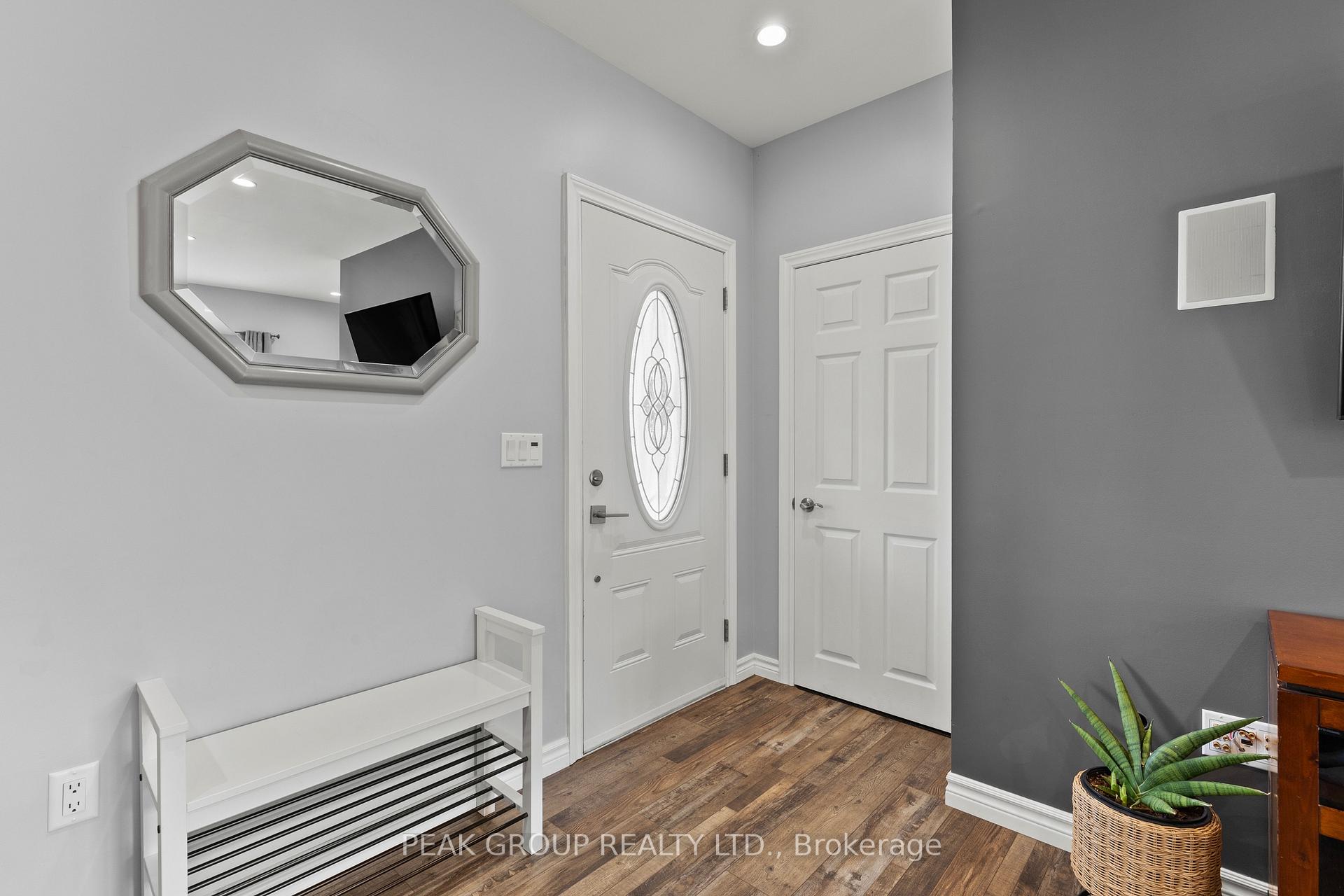 Photo 6 of 19 Bosnich Avenue, Welland, Broadway — HOMEH