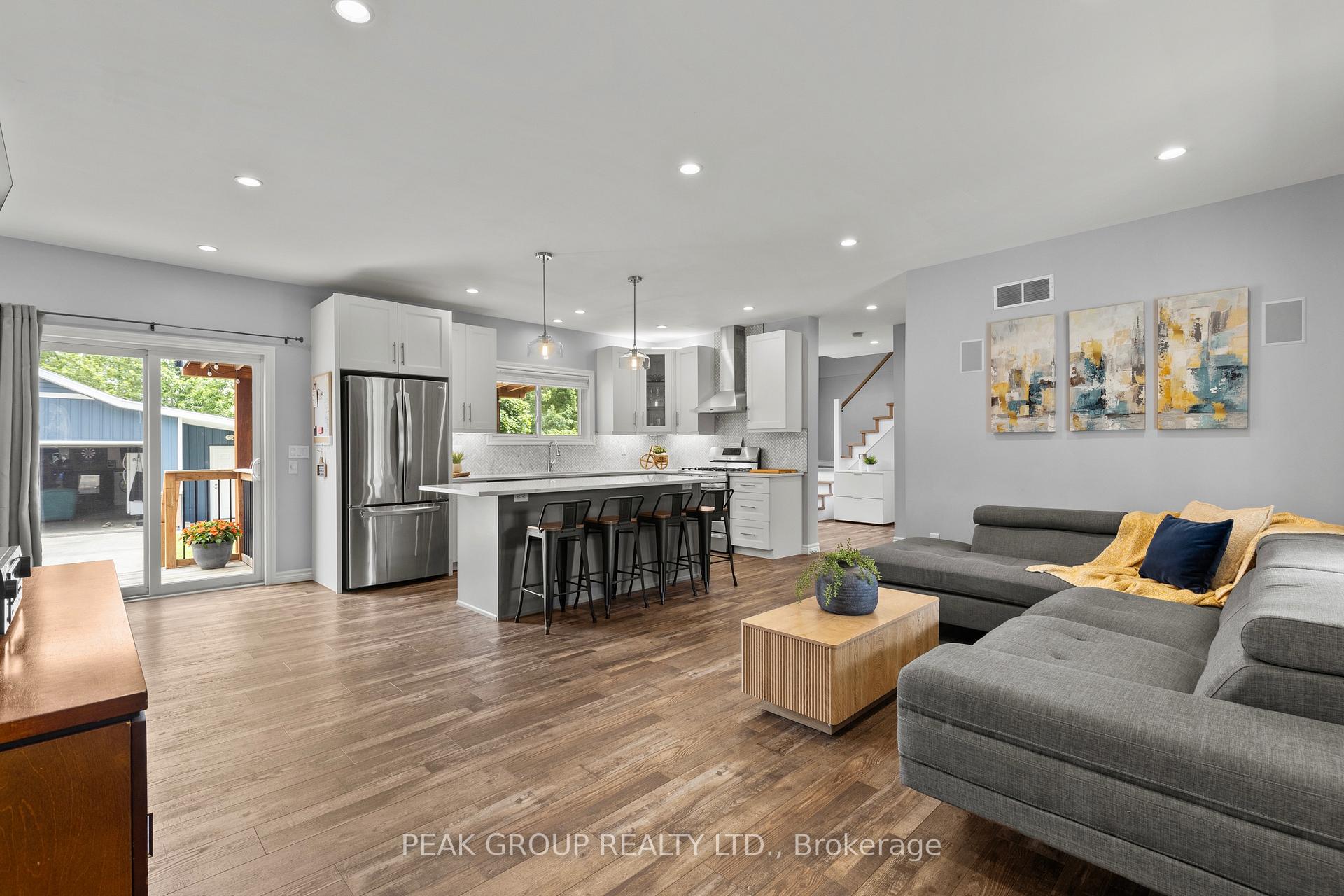 Photo 9 of 19 Bosnich Avenue, Welland, Broadway — HOMEH
