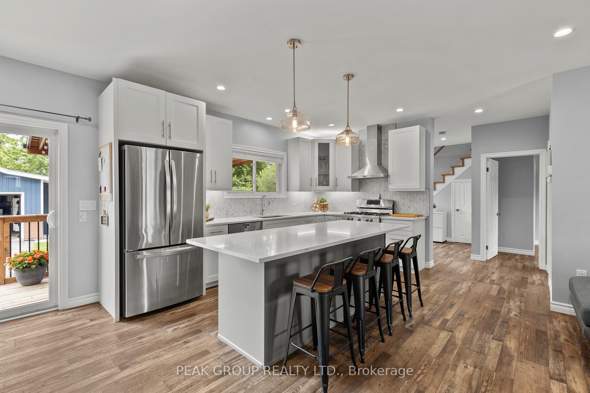 Photo 10 of 19 Bosnich Avenue, Welland, Broadway — HOMEH
