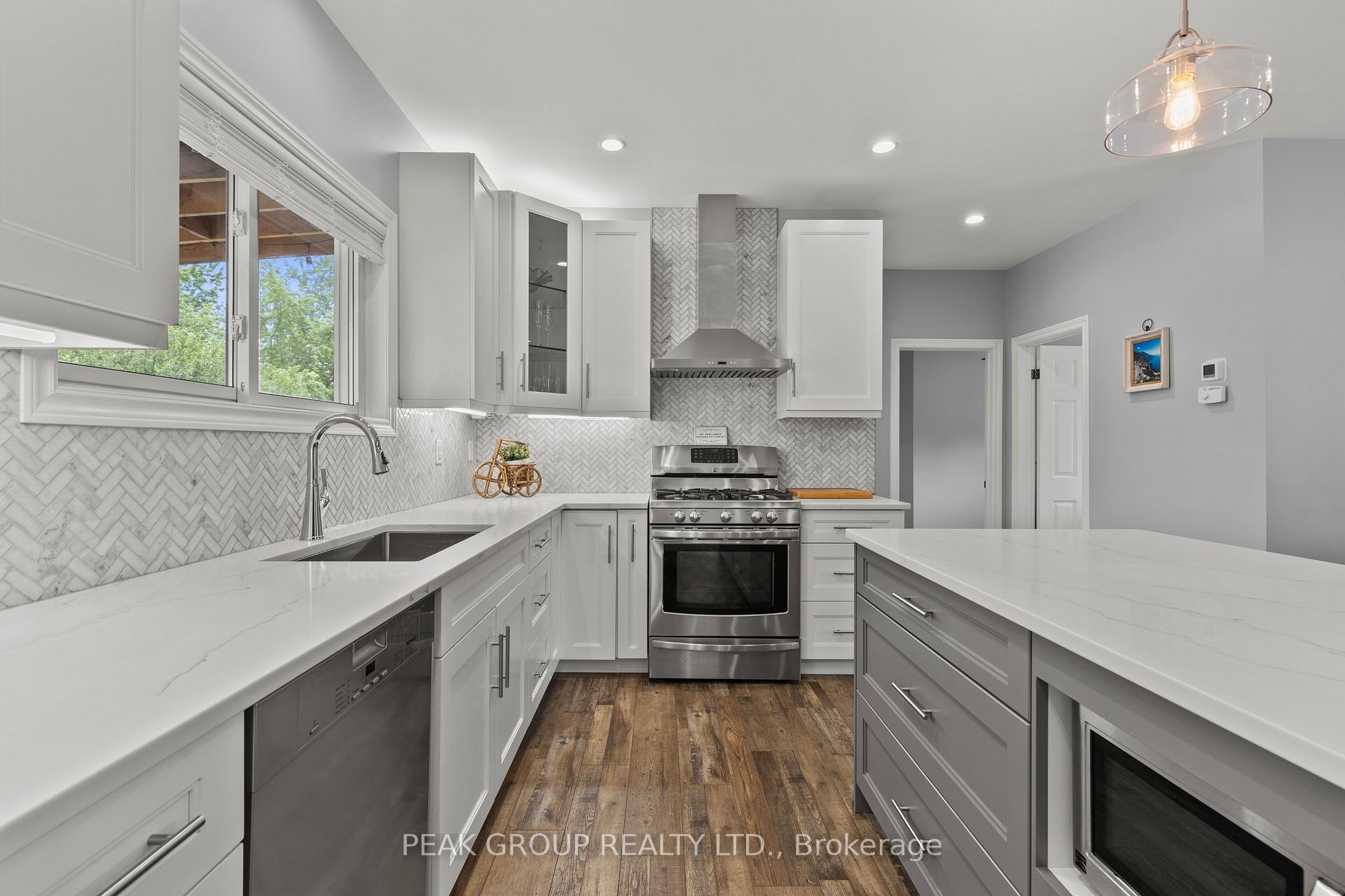 Photo 11 of 19 Bosnich Avenue, Welland, Broadway — HOMEH