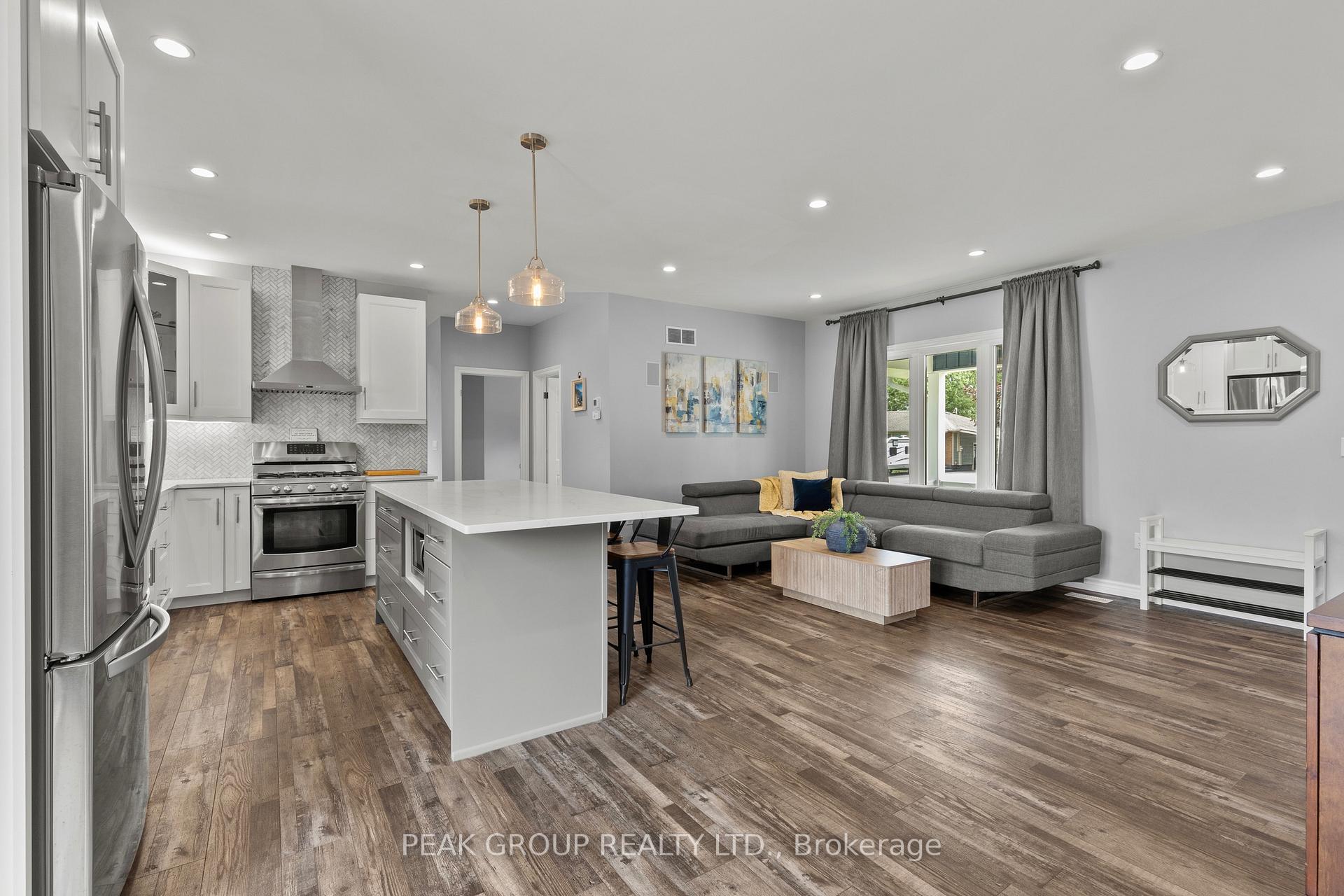 Photo 14 of 19 Bosnich Avenue, Welland, Broadway — HOMEH