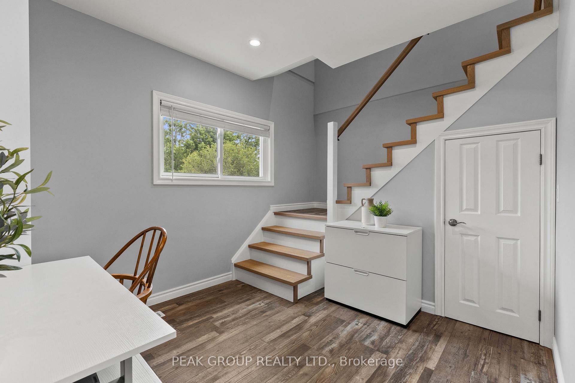 Photo 17 of 19 Bosnich Avenue, Welland, Broadway — HOMEH