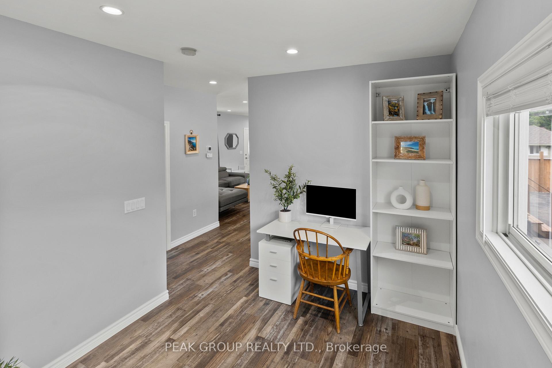 Photo 18 of 19 Bosnich Avenue, Welland, Broadway — HOMEH