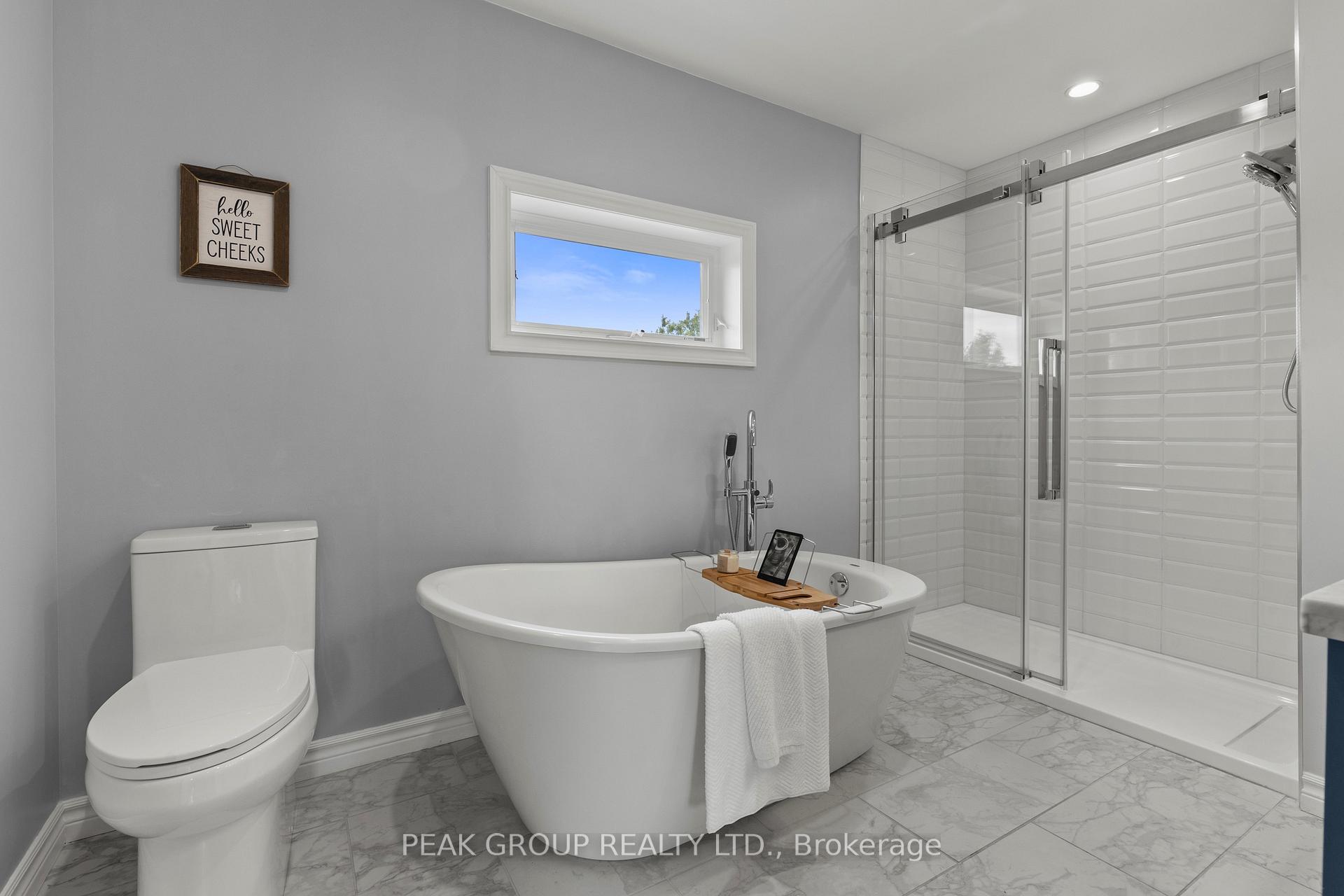 Photo 25 of 19 Bosnich Avenue, Welland, Broadway — HOMEH