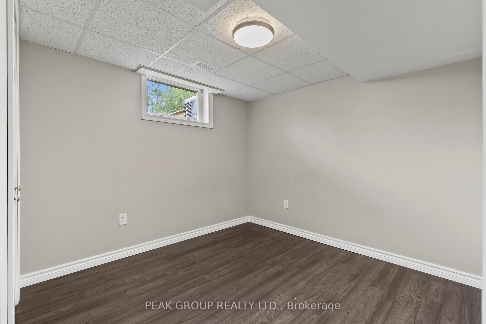 Photo 34 of 19 Bosnich Avenue, Welland, Broadway — HOMEH