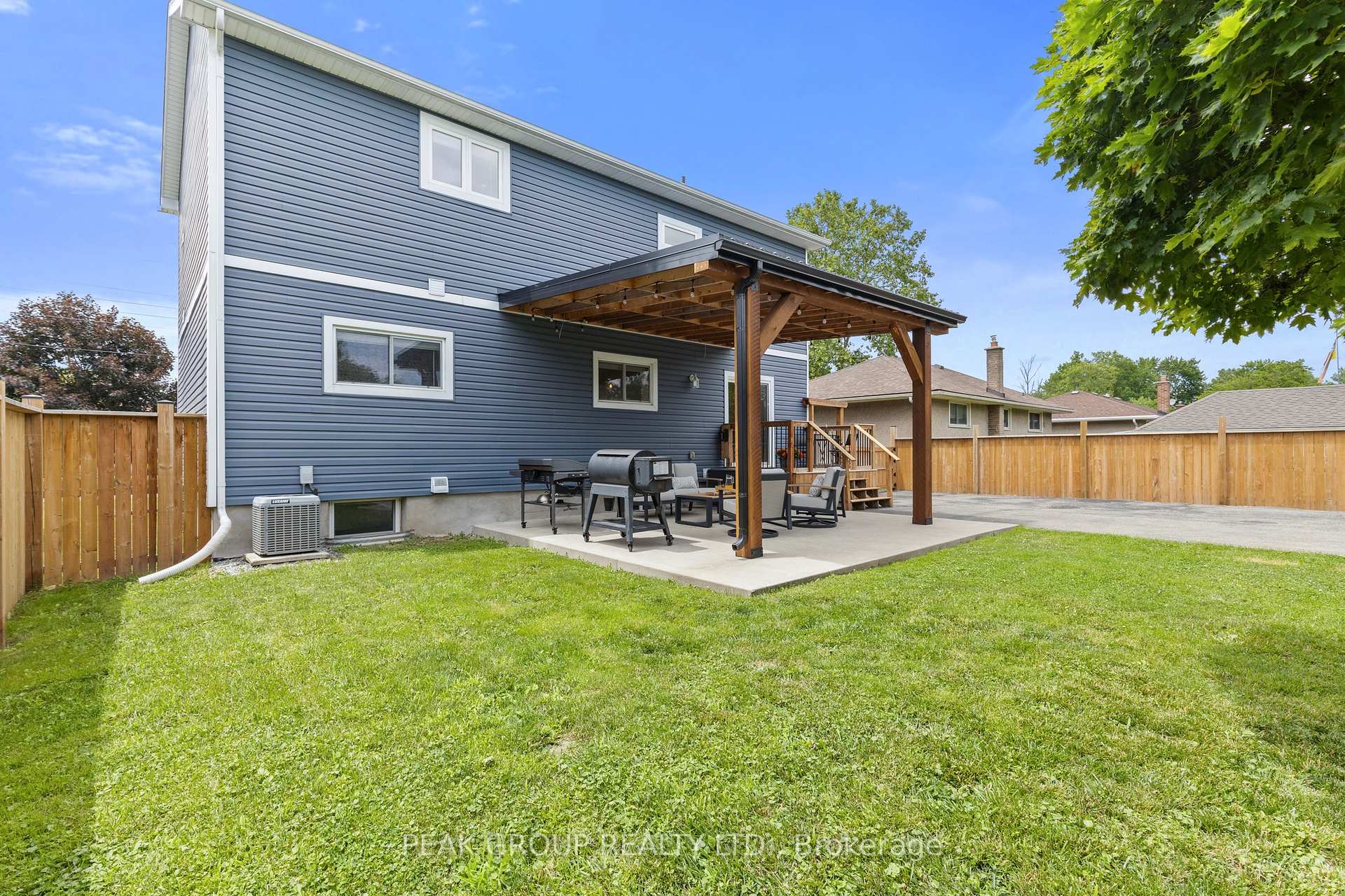 Photo 36 of 19 Bosnich Avenue, Welland, Broadway — HOMEH