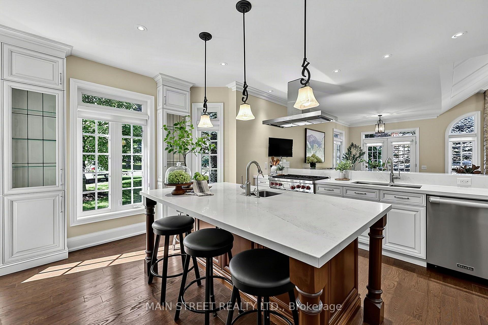 Photo 6 of 40 Tucker Court, Aurora, Aurora Estates — HOMEH