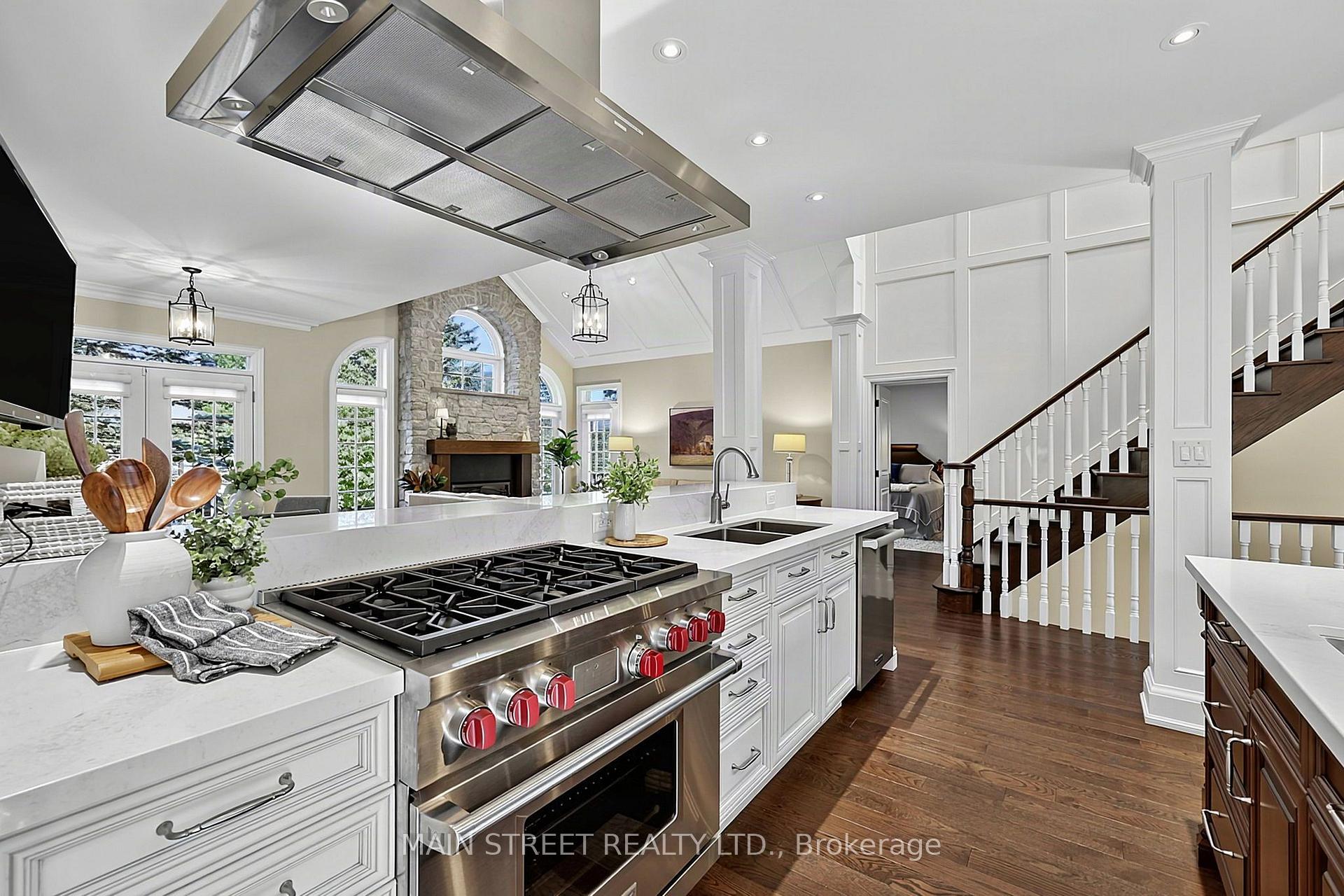 Photo 8 of 40 Tucker Court, Aurora, Aurora Estates — HOMEH