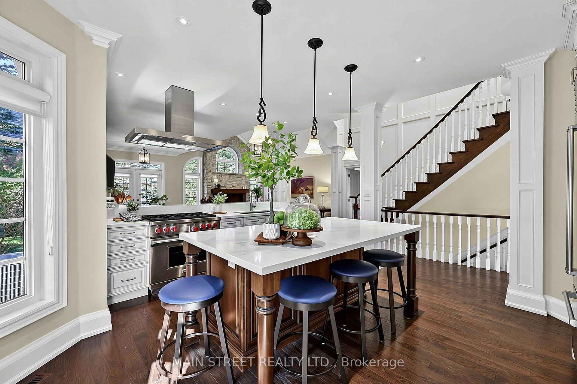 Photo 9 of 40 Tucker Court, Aurora, Aurora Estates — HOMEH