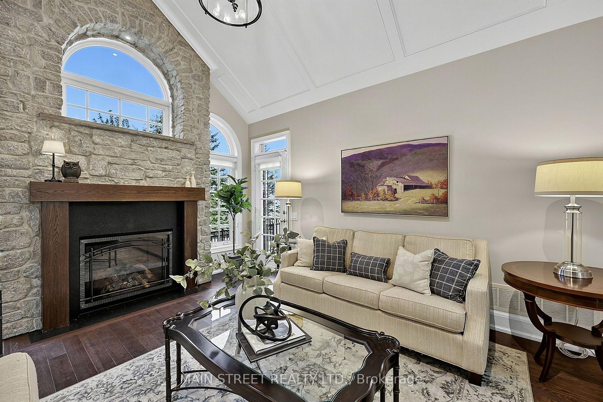 Photo 12 of 40 Tucker Court, Aurora, Aurora Estates — HOMEH