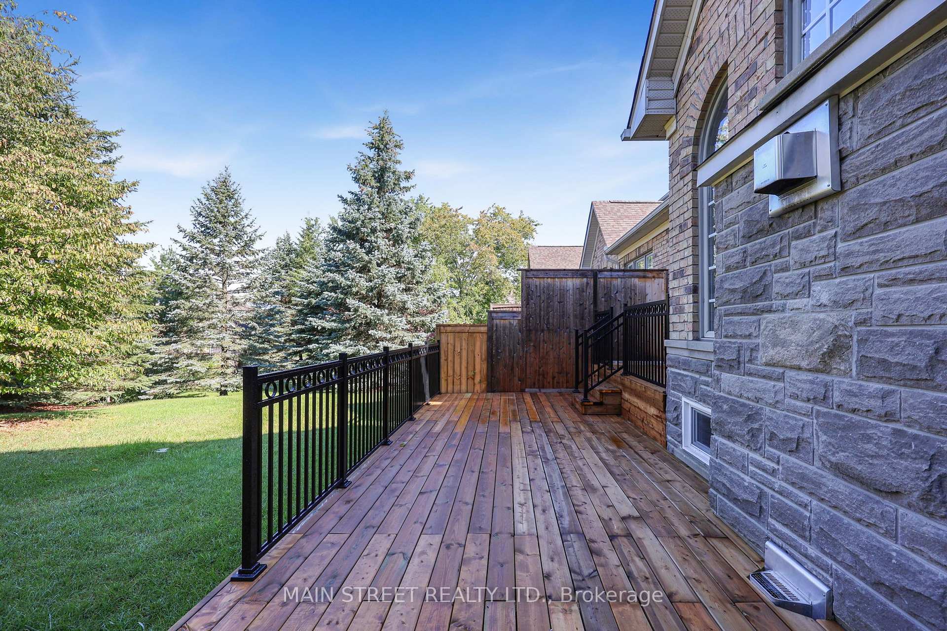 Photo 38 of 40 Tucker Court, Aurora, Aurora Estates — HOMEH