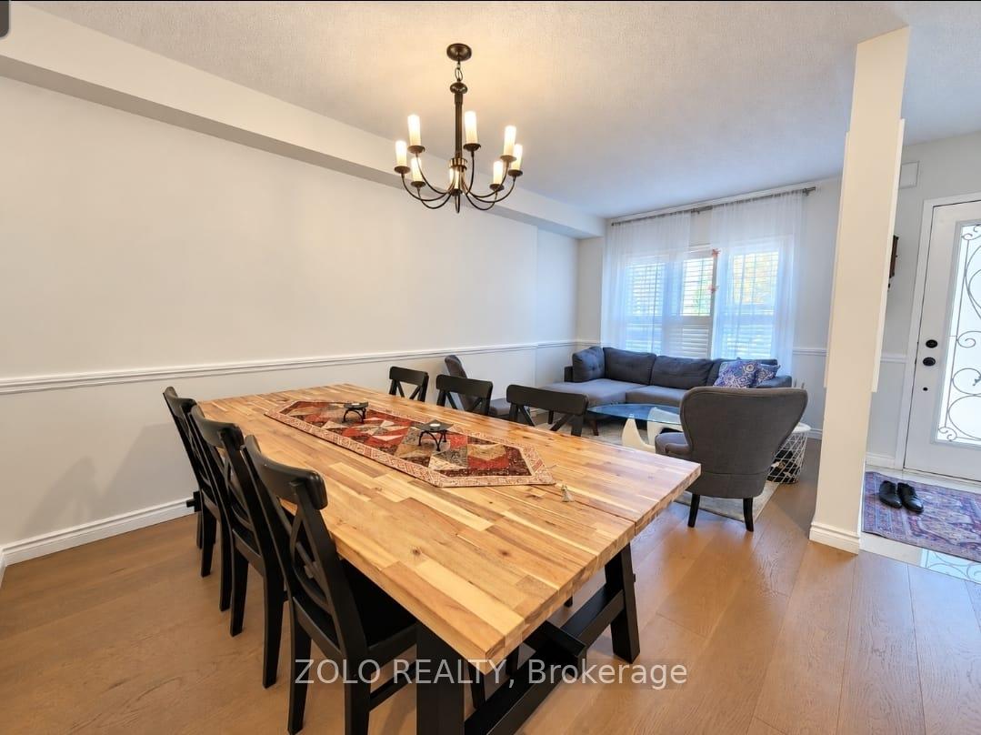 Photo 2 of 33 Walkview Crescent, Richmond Hill, Oak Ridges — HOMEH