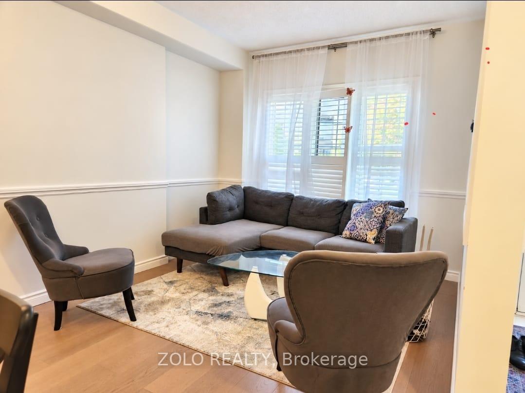 Photo 3 of 33 Walkview Crescent, Richmond Hill, Oak Ridges — HOMEH