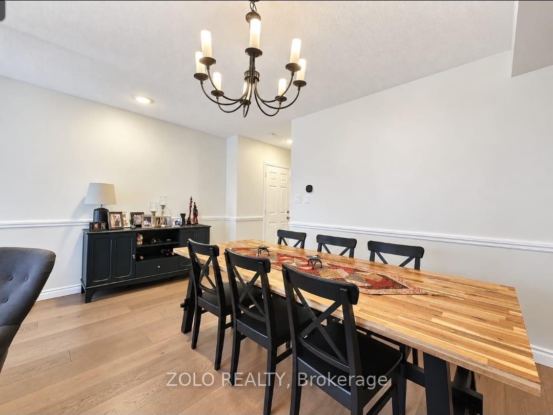 Photo 4 of 33 Walkview Crescent, Richmond Hill, Oak Ridges — HOMEH