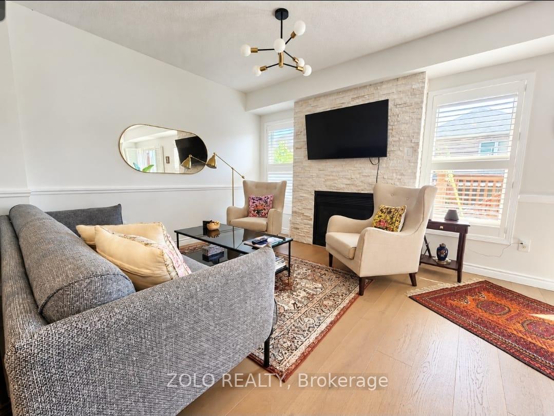 Photo 5 of 33 Walkview Crescent, Richmond Hill, Oak Ridges — HOMEH