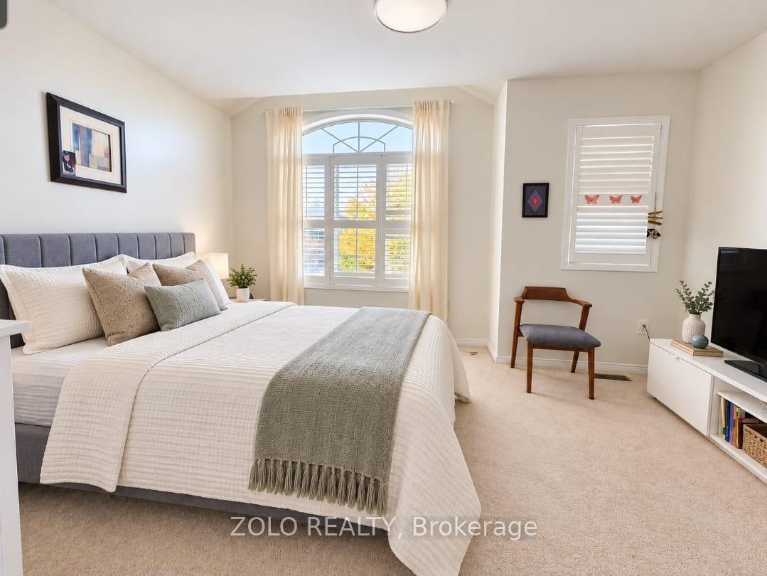 Photo 10 of 33 Walkview Crescent, Richmond Hill, Oak Ridges — HOMEH