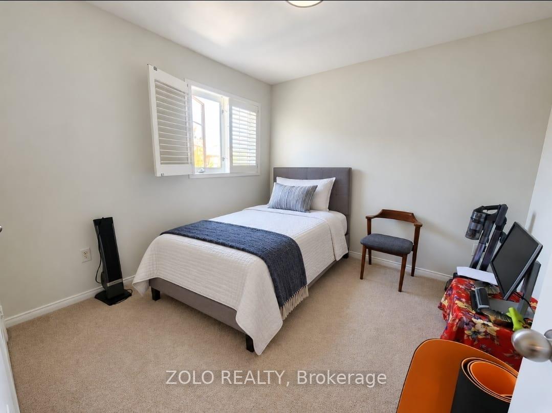 Photo 11 of 33 Walkview Crescent, Richmond Hill, Oak Ridges — HOMEH