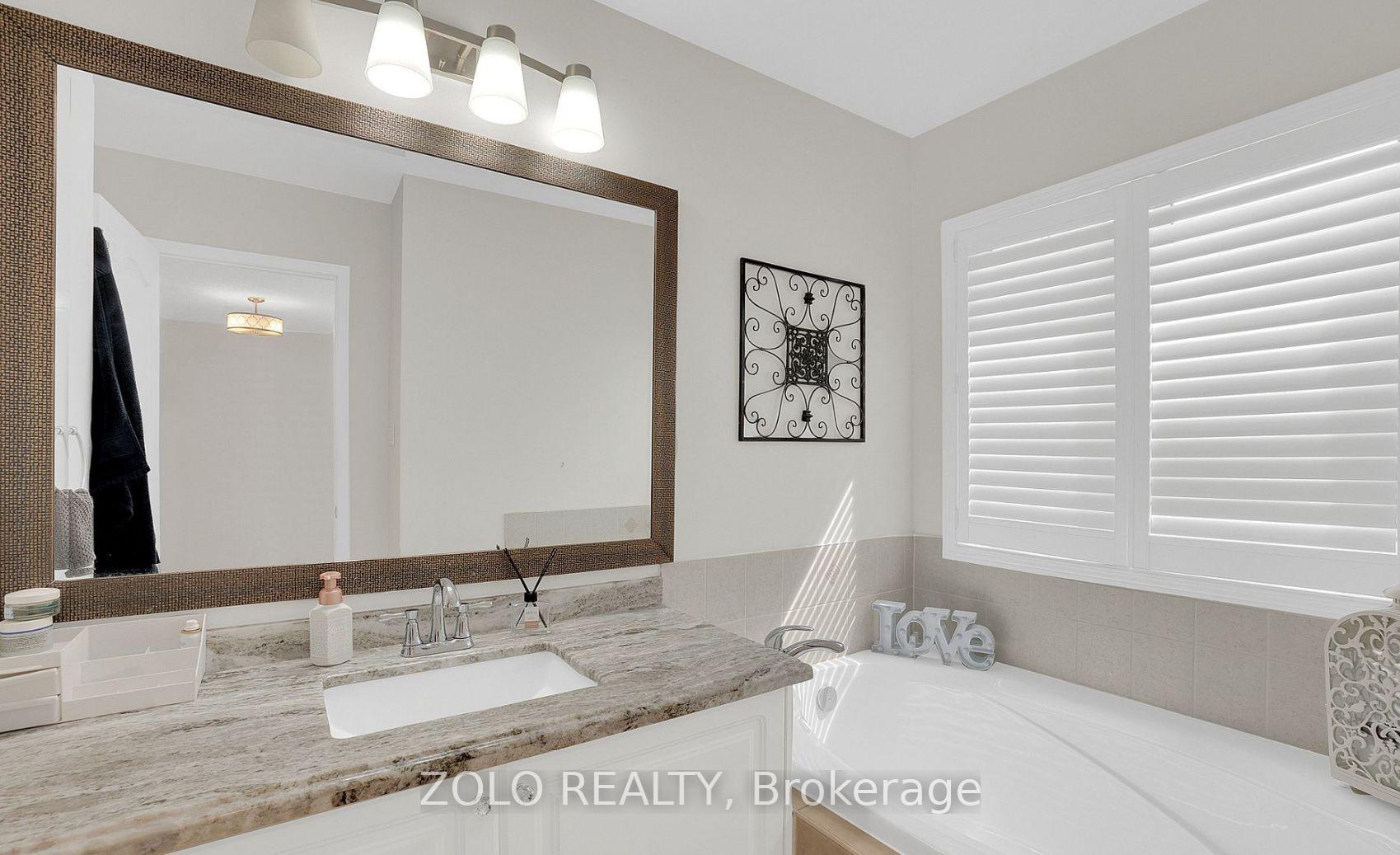 Photo 15 of 33 Walkview Crescent, Richmond Hill, Oak Ridges — HOMEH