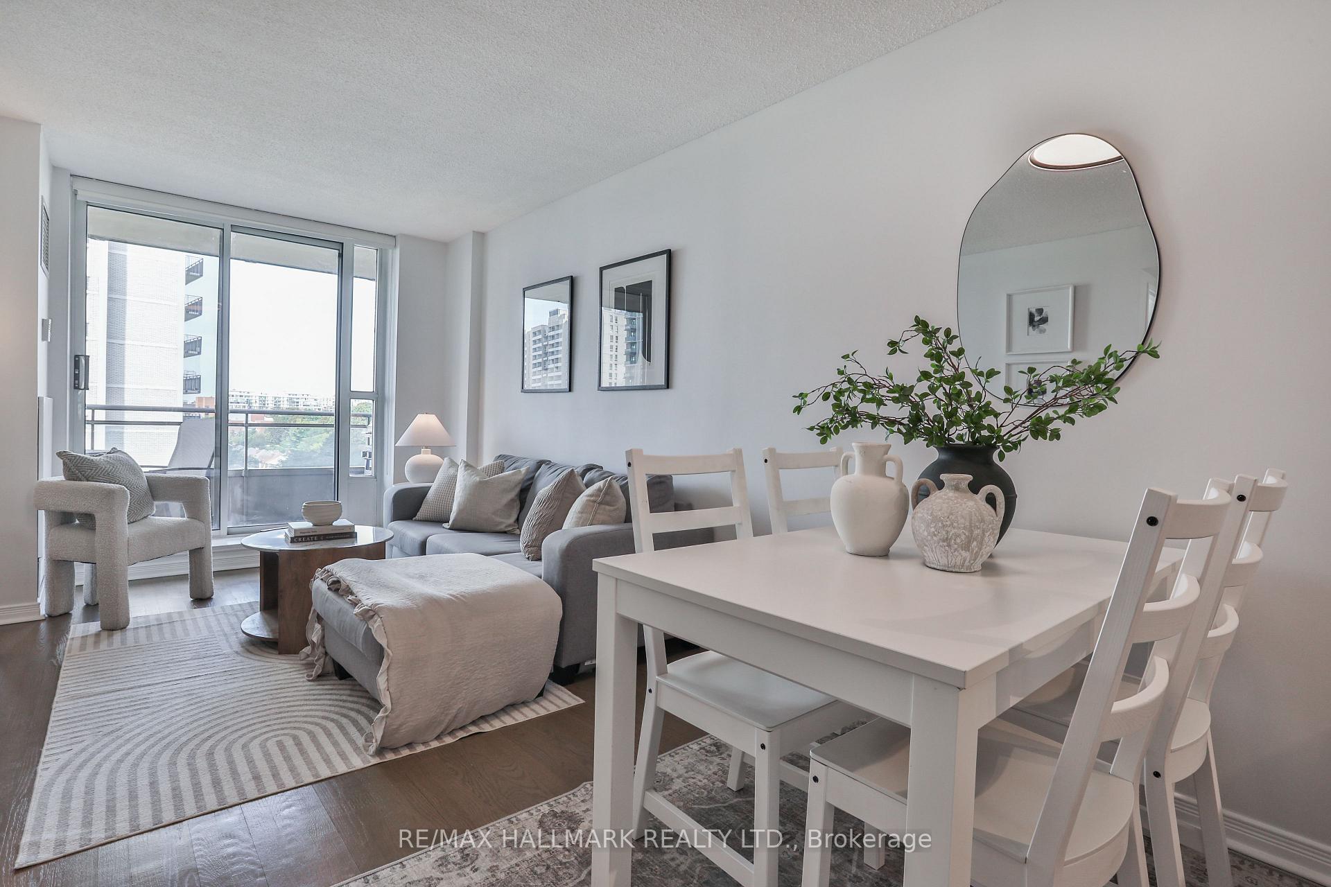 Photo 2 of Unit 716, 245 Davisville Avenue, Toronto, Mount Pleasant West — HOMEH